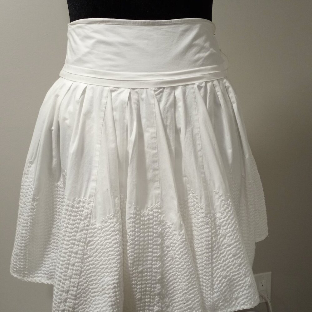 TED BAKER WHITE PLEATED MINI FLARED SKIRT WITH WAFFLE DETAIL WOMEN UK SIZE 2